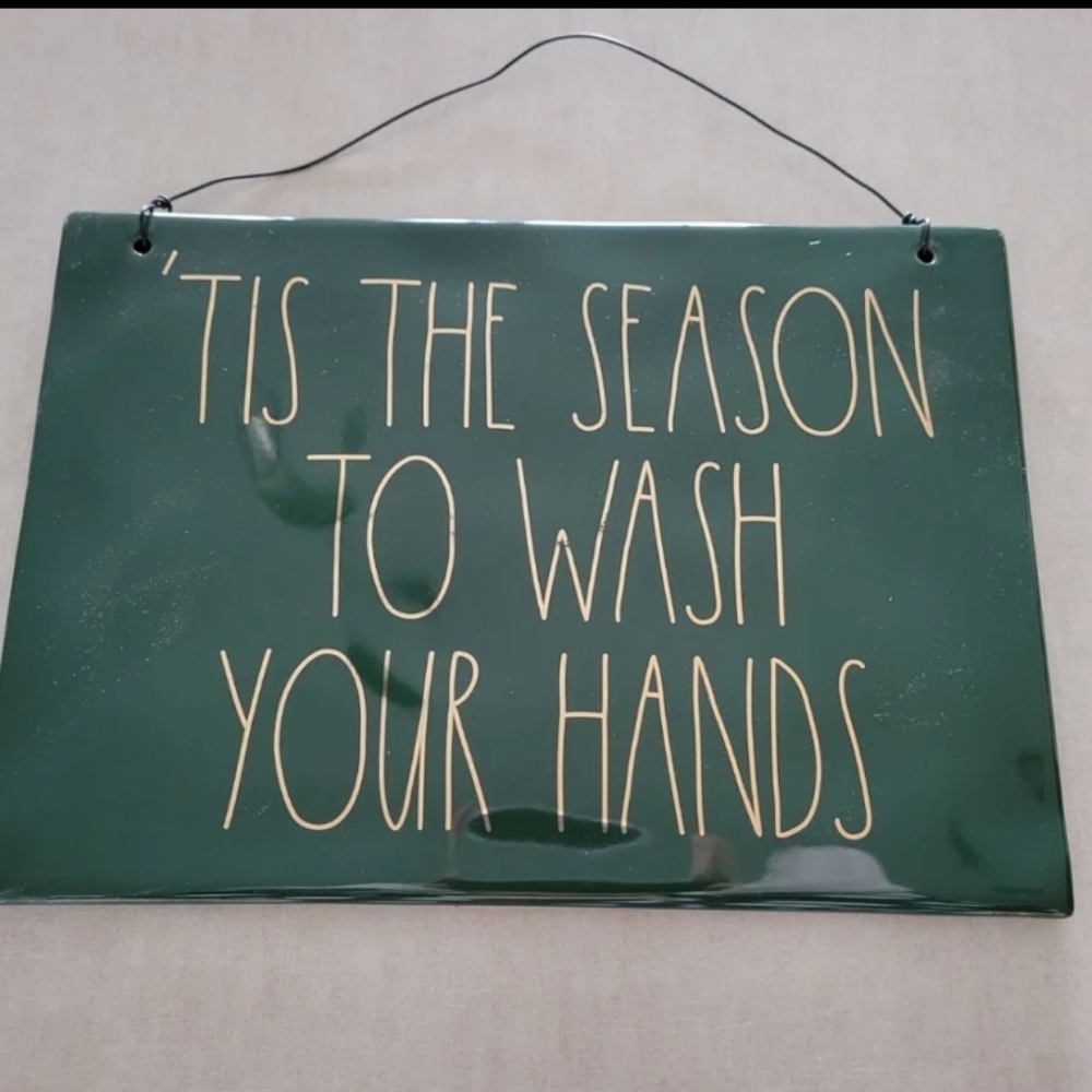 BRAND NEW Rae Dunn Green Ceramic TIS THE SEASON TO WASH YOUR HANDS Wall Plaque